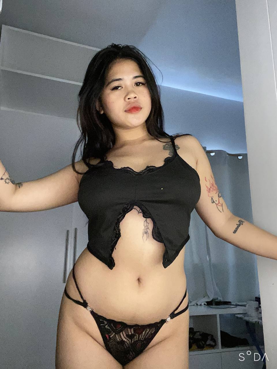 Clover - Escort in Manila