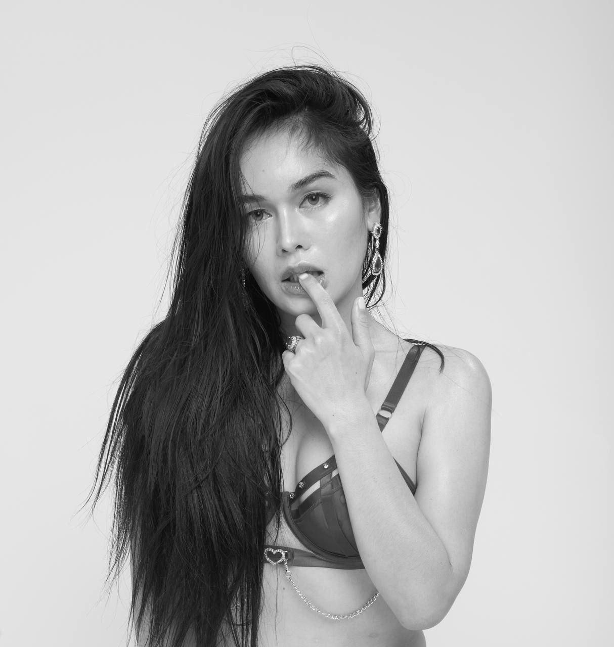 Erin - elite Makati Escorts