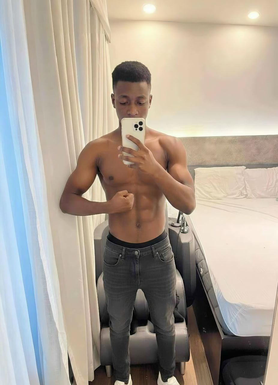 Viktor photo 3